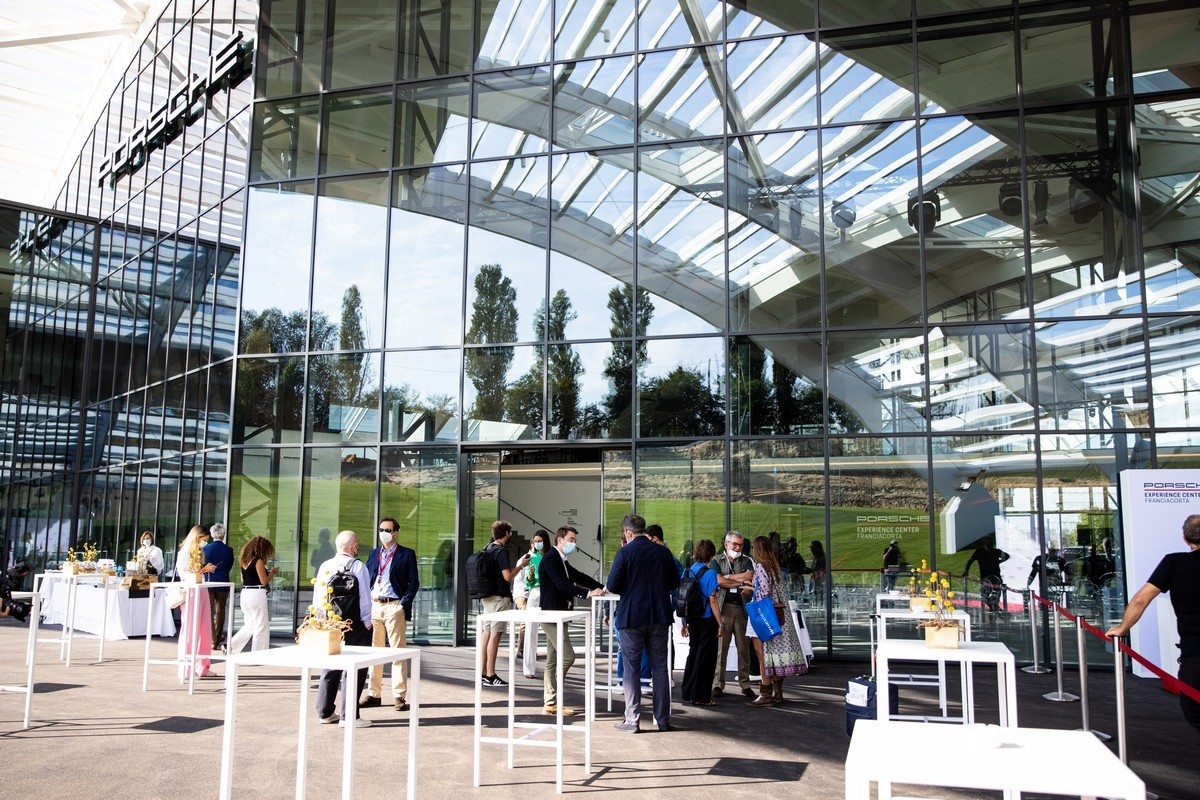 Porsche: apre l’Experience Center Franciacorta