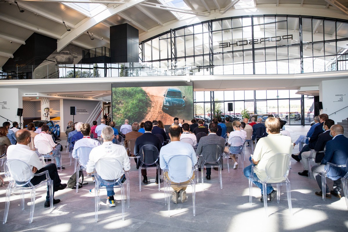 Porsche: apre l’Experience Center Franciacorta