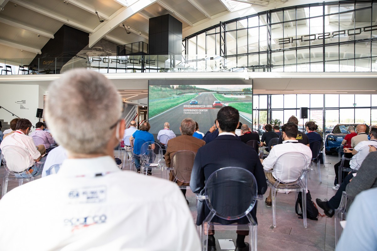 Porsche: apre l’Experience Center Franciacorta