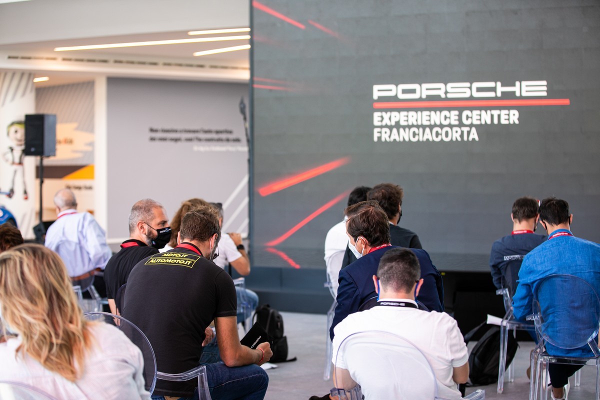 Porsche: apre l’Experience Center Franciacorta