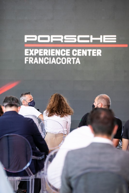 Porsche: apre l’Experience Center Franciacorta