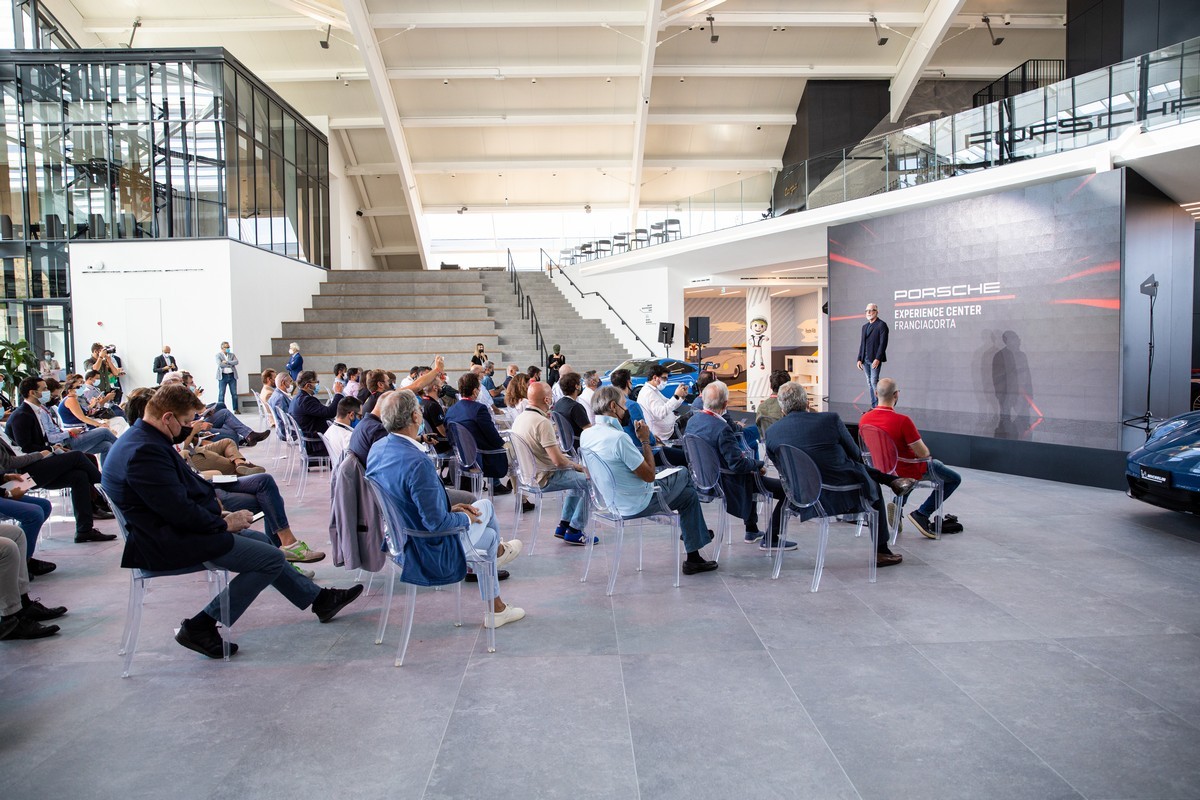 Porsche: apre l’Experience Center Franciacorta