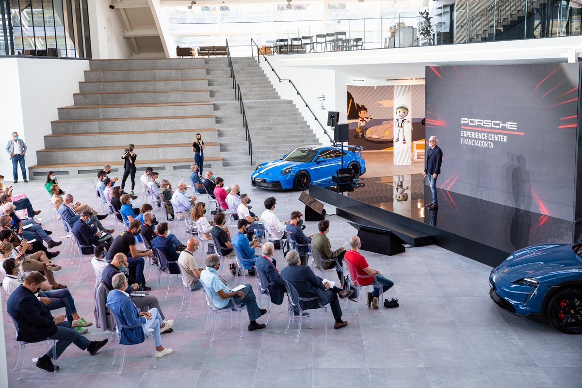 Porsche: apre l’Experience Center Franciacorta