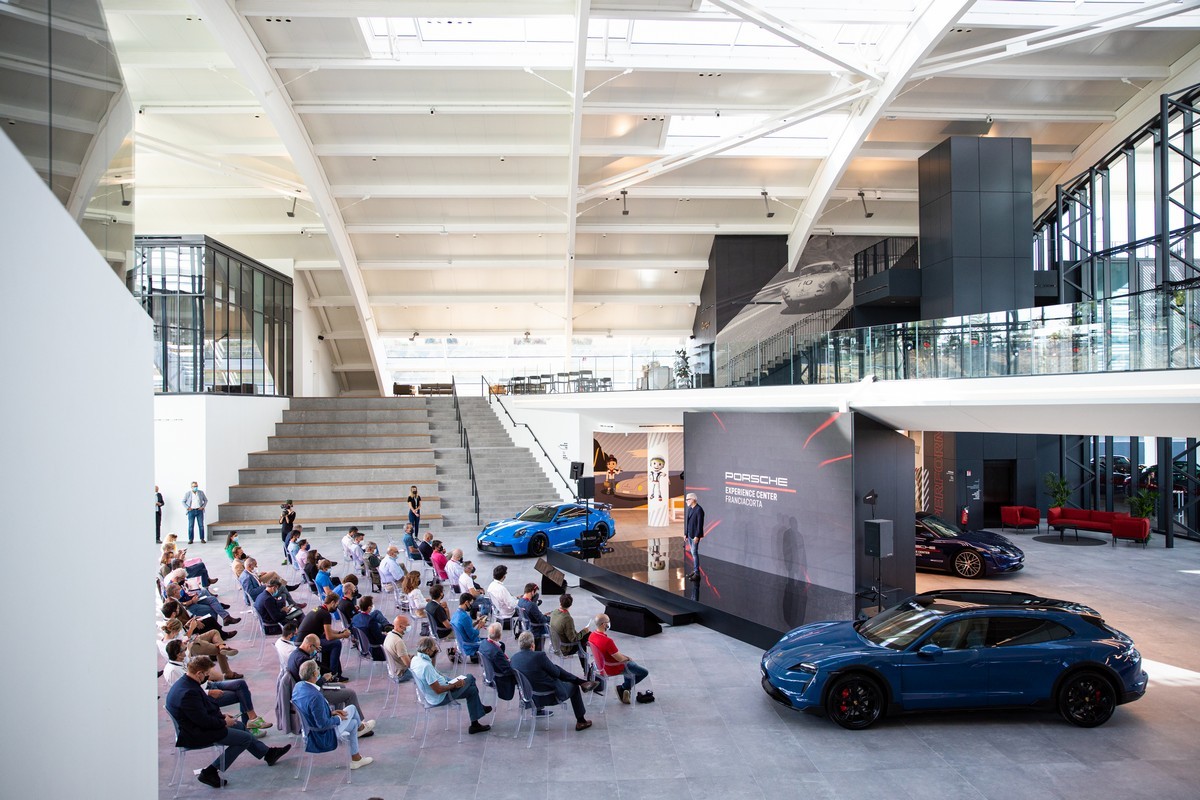 Porsche: apre l’Experience Center Franciacorta