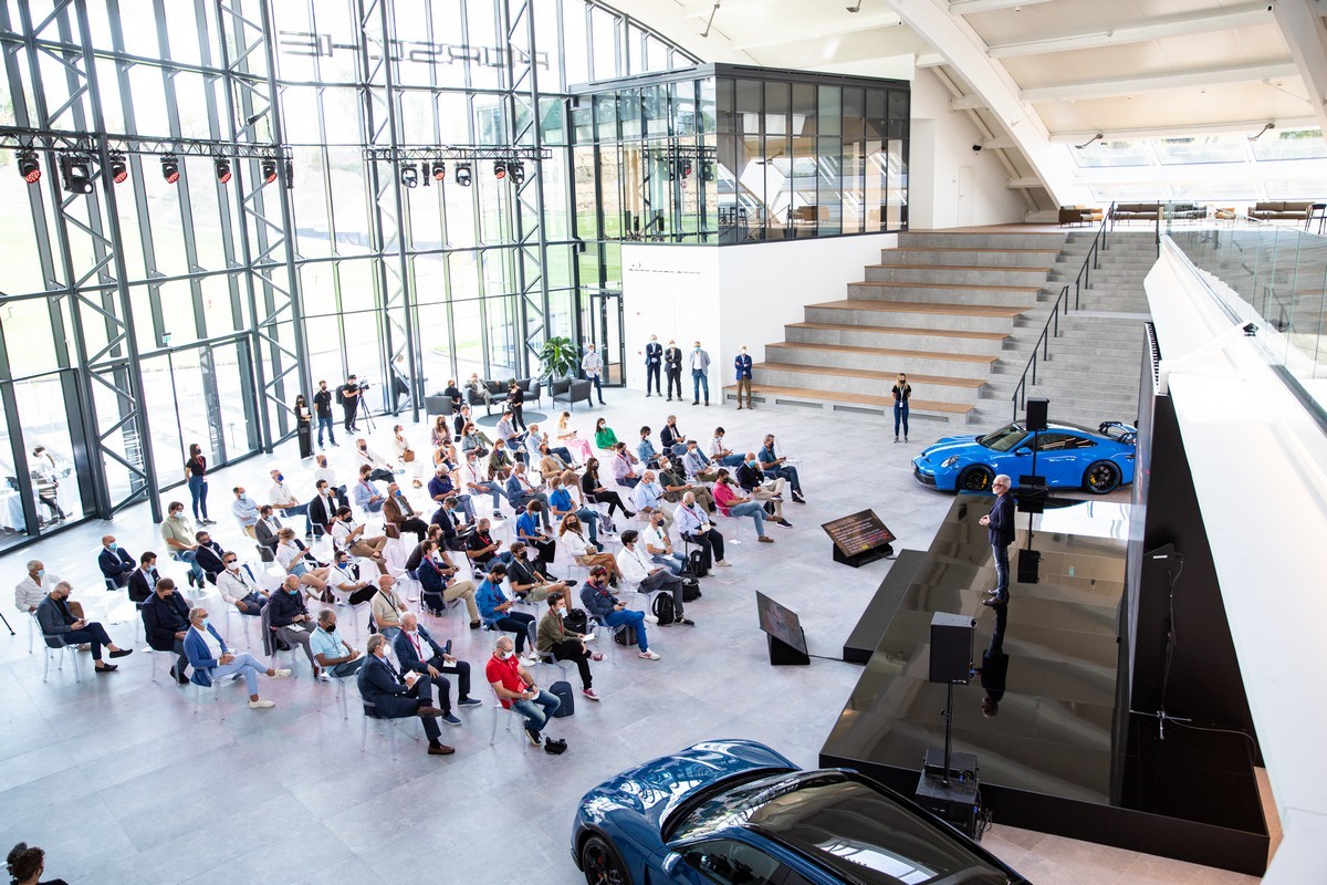 Porsche: apre l’Experience Center Franciacorta