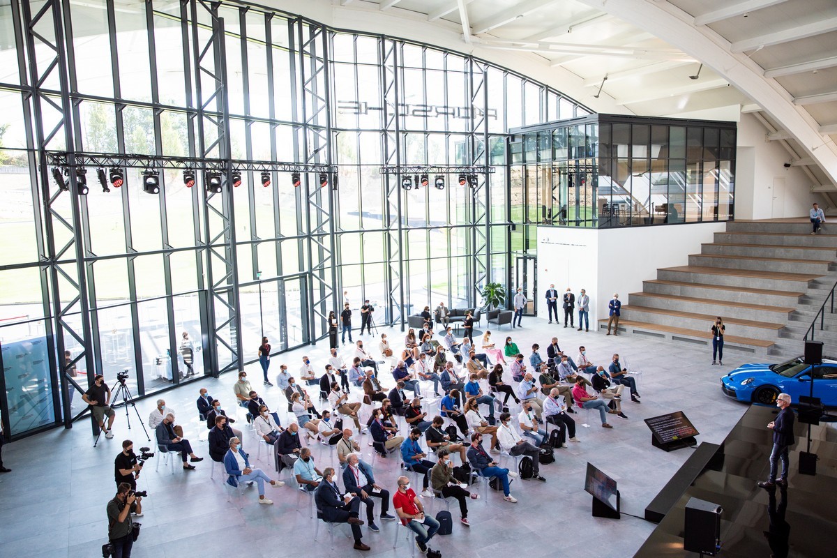 Porsche: apre l’Experience Center Franciacorta