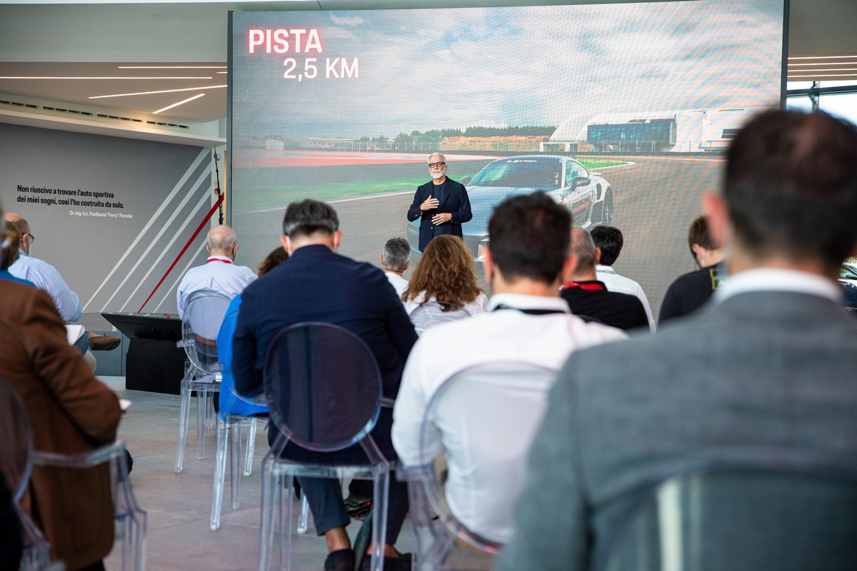 Porsche: apre l’Experience Center Franciacorta