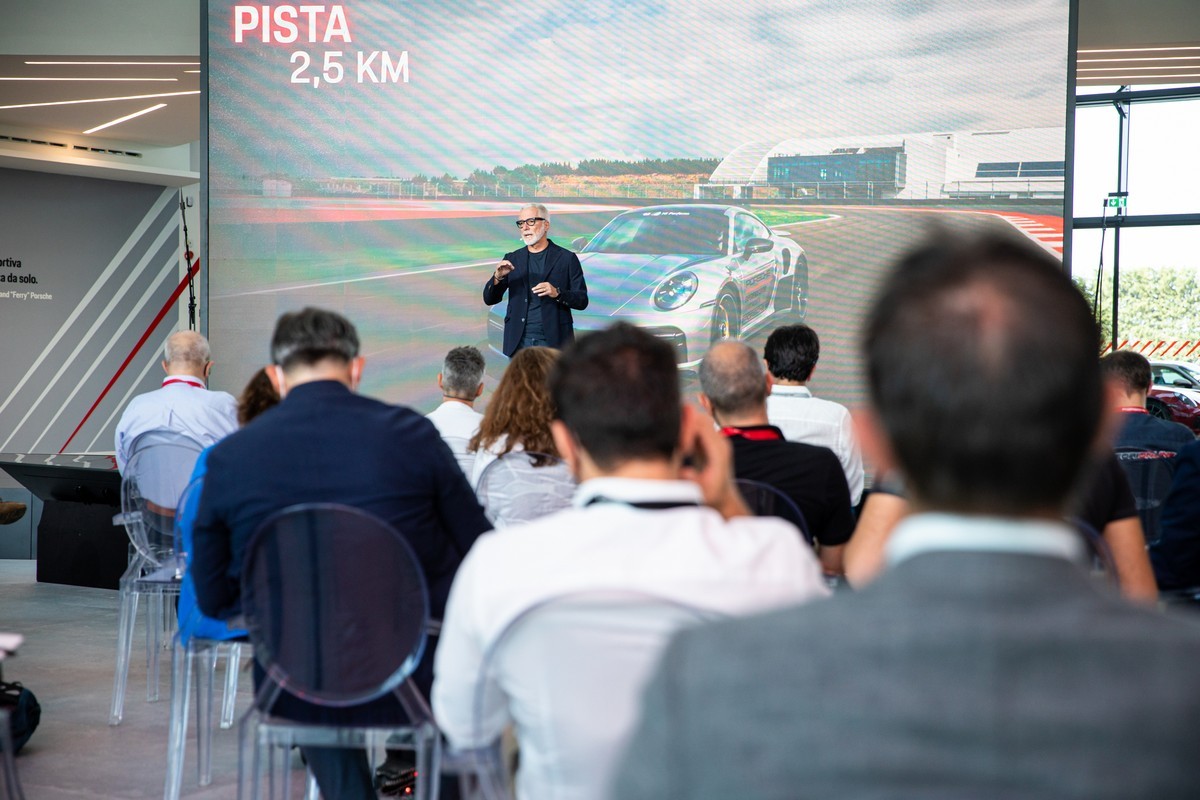 Porsche: apre l’Experience Center Franciacorta