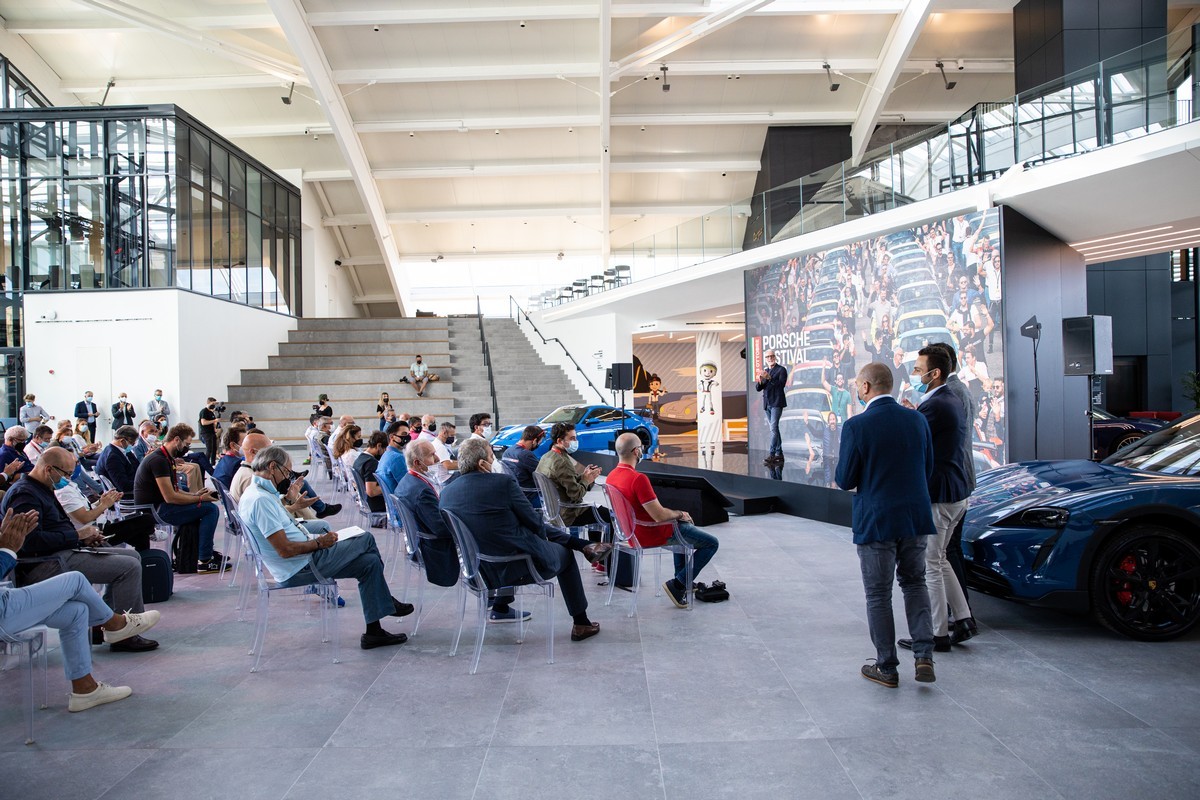 Porsche: apre l’Experience Center Franciacorta