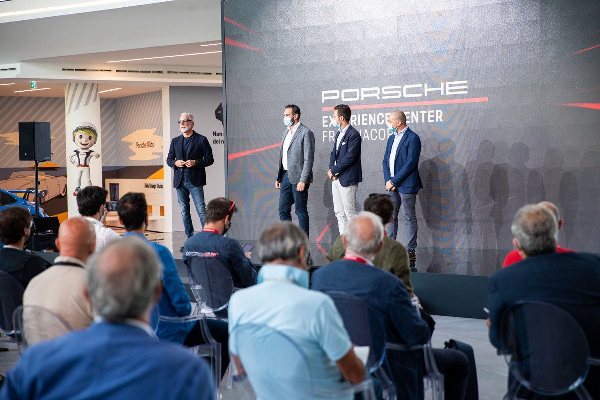 Porsche: apre l’Experience Center Franciacorta