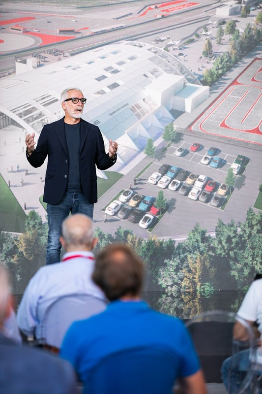 Porsche: apre l’Experience Center Franciacorta