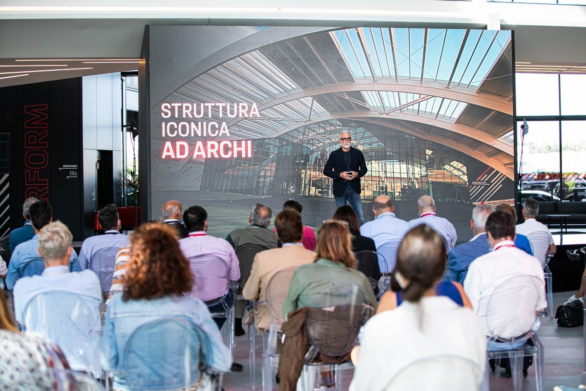 Porsche: apre l’Experience Center Franciacorta