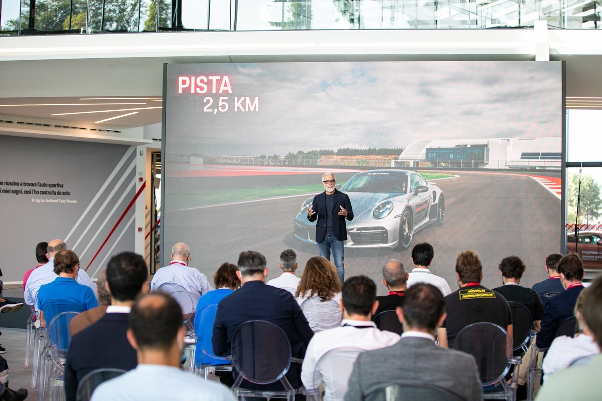 Porsche: apre l’Experience Center Franciacorta