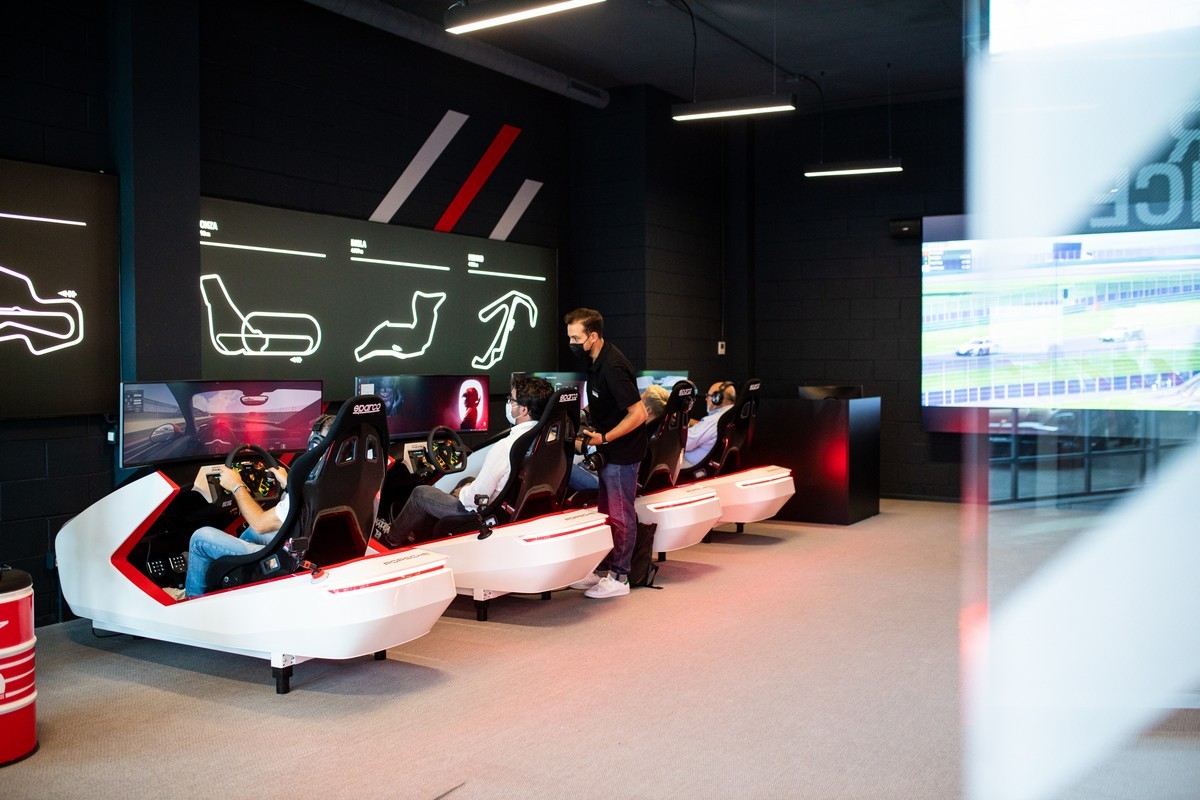 Porsche: apre l’Experience Center Franciacorta