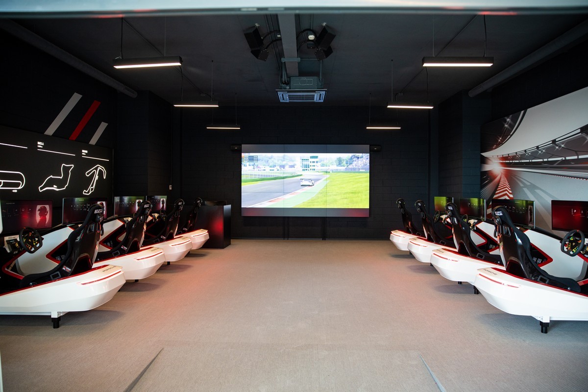 Porsche: apre l’Experience Center Franciacorta