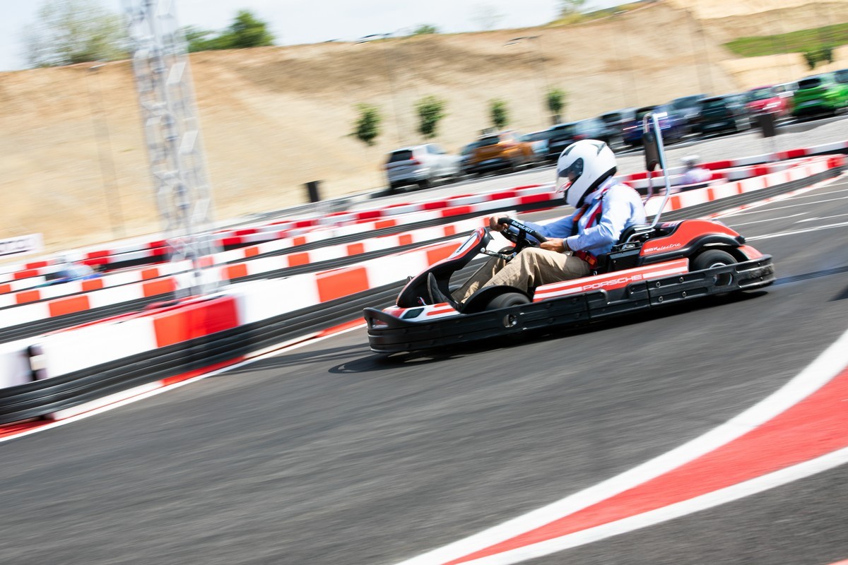 Porsche: apre l’Experience Center Franciacorta