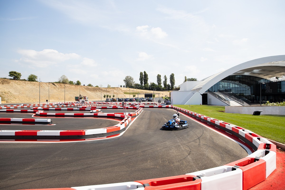 Porsche: apre l’Experience Center Franciacorta