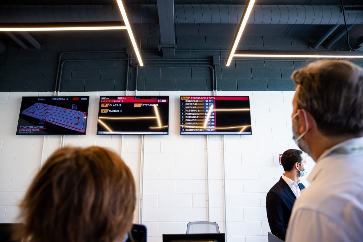 Porsche: apre l’Experience Center Franciacorta