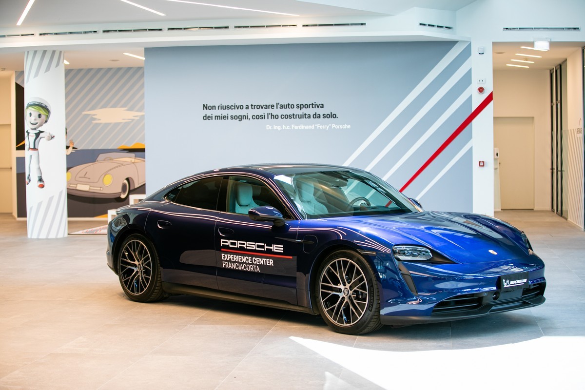 Porsche: apre l’Experience Center Franciacorta