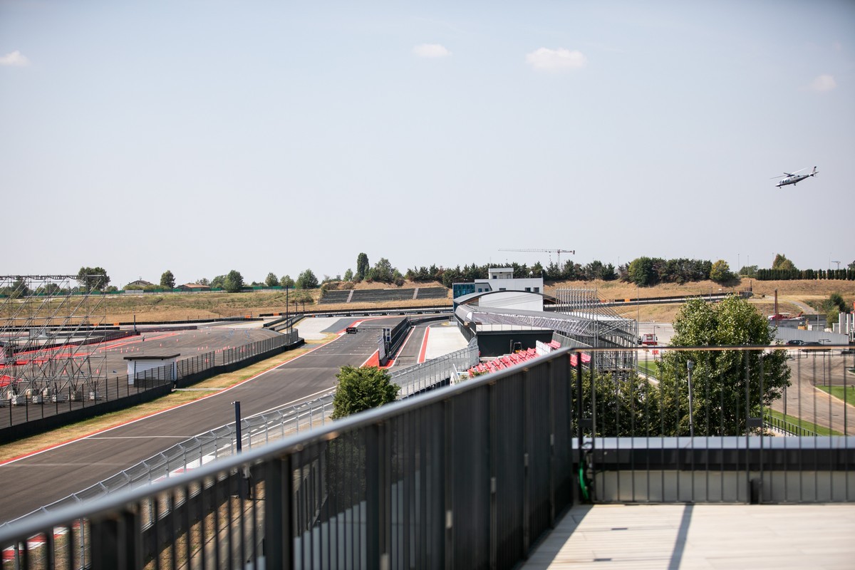 Porsche: apre l’Experience Center Franciacorta