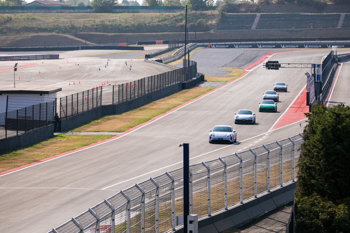 Porsche: apre l’Experience Center Franciacorta