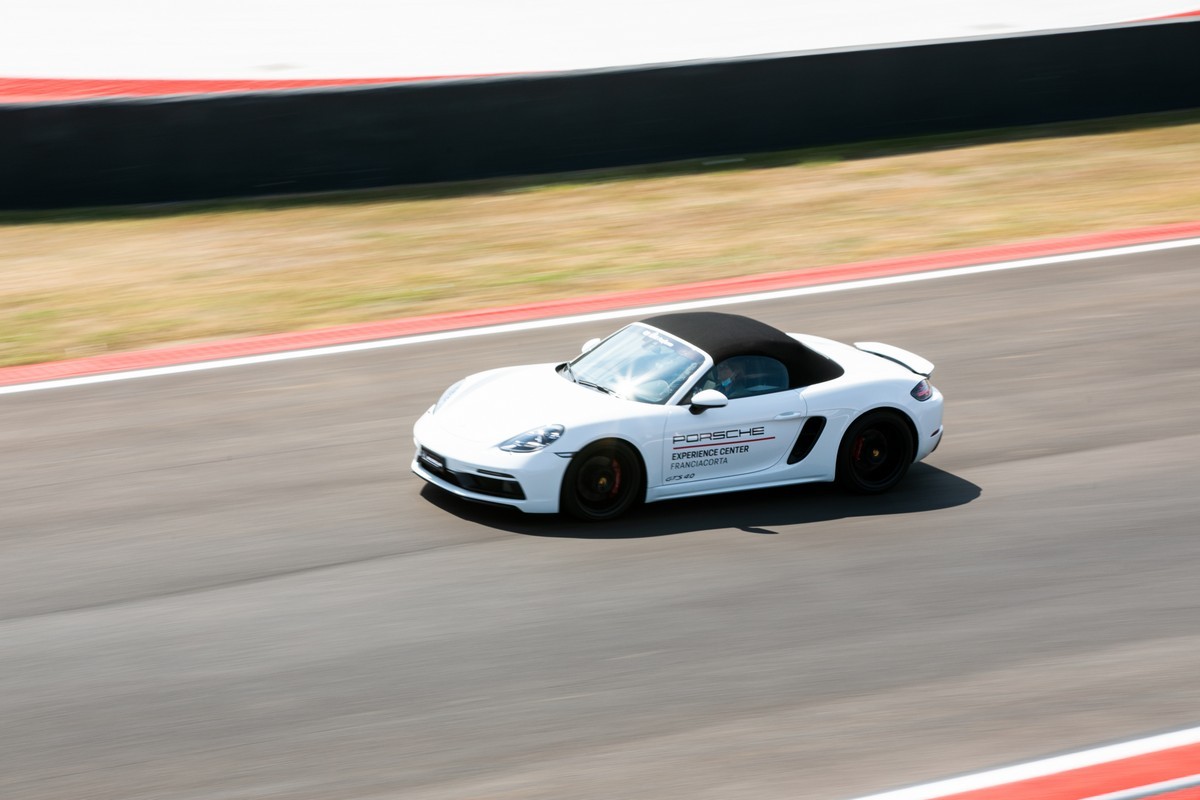 Porsche: apre l’Experience Center Franciacorta