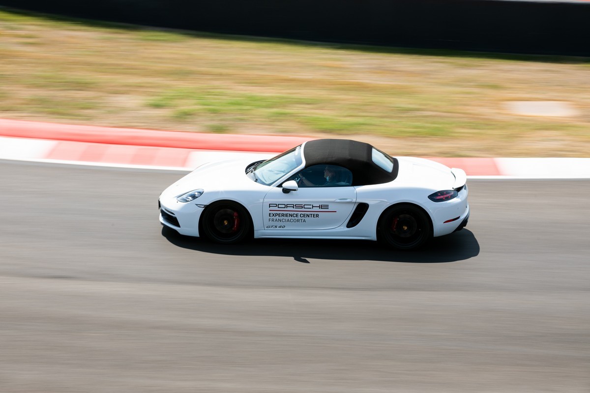 Porsche: apre l’Experience Center Franciacorta