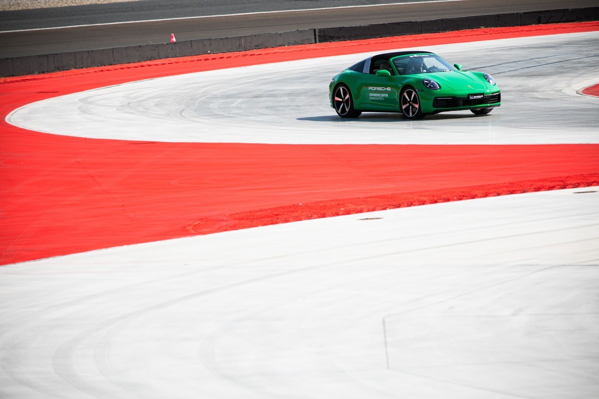 Porsche: apre l’Experience Center Franciacorta