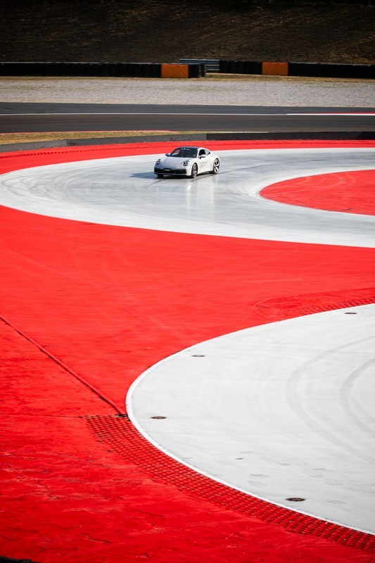 Porsche: apre l’Experience Center Franciacorta