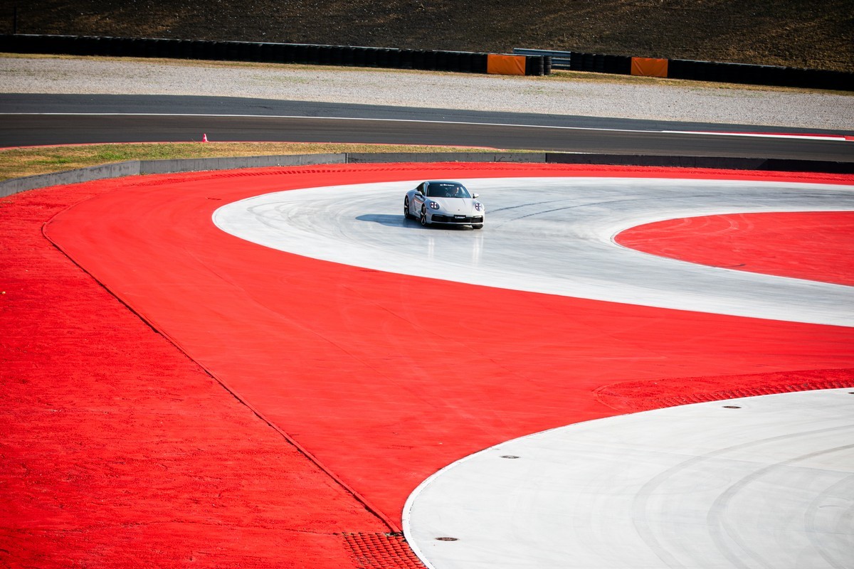 Porsche: apre l’Experience Center Franciacorta