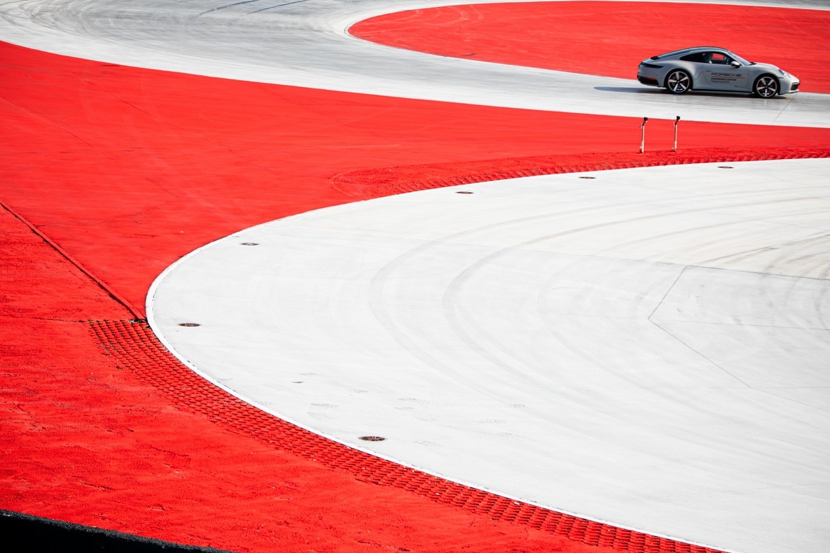 Porsche: apre l’Experience Center Franciacorta