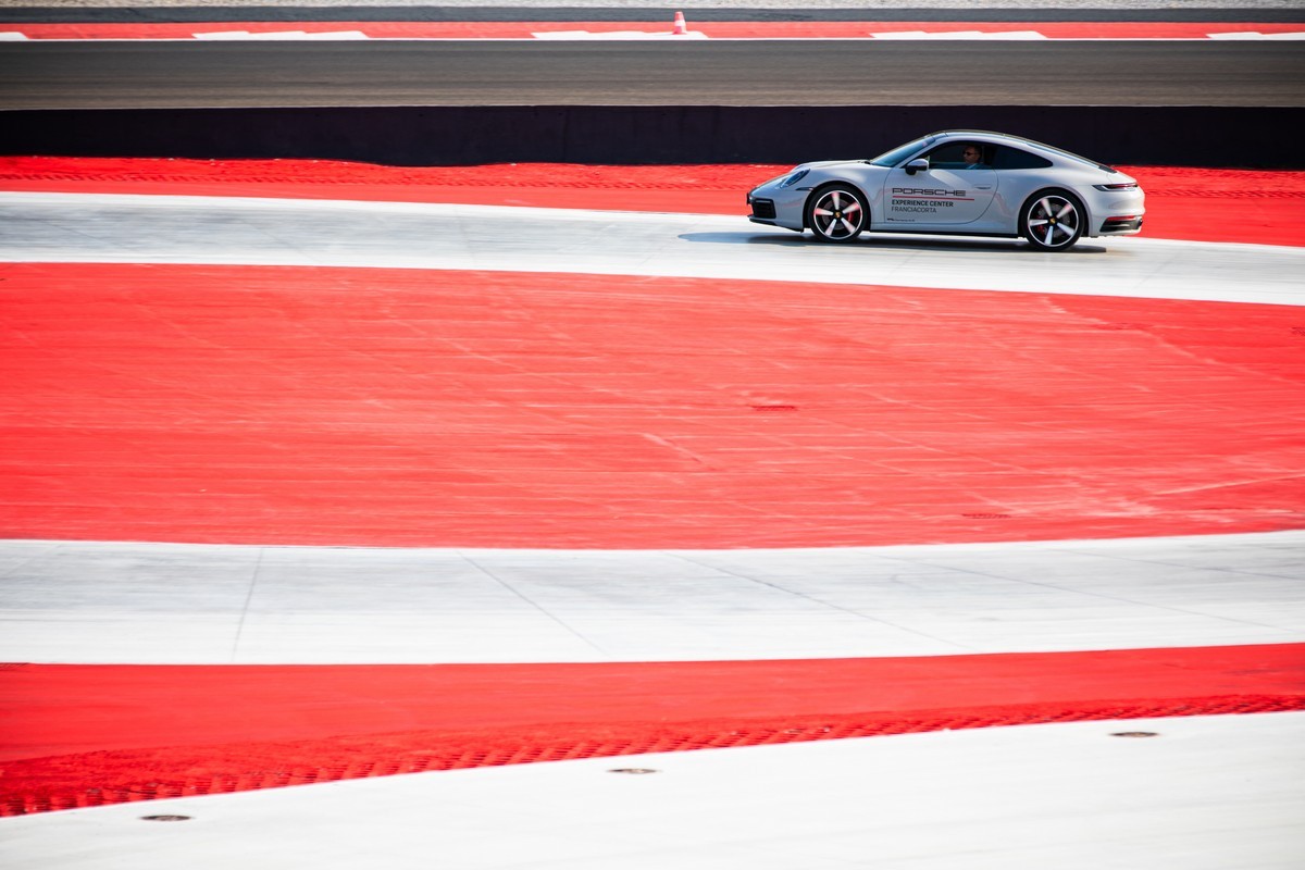 Porsche: apre l’Experience Center Franciacorta