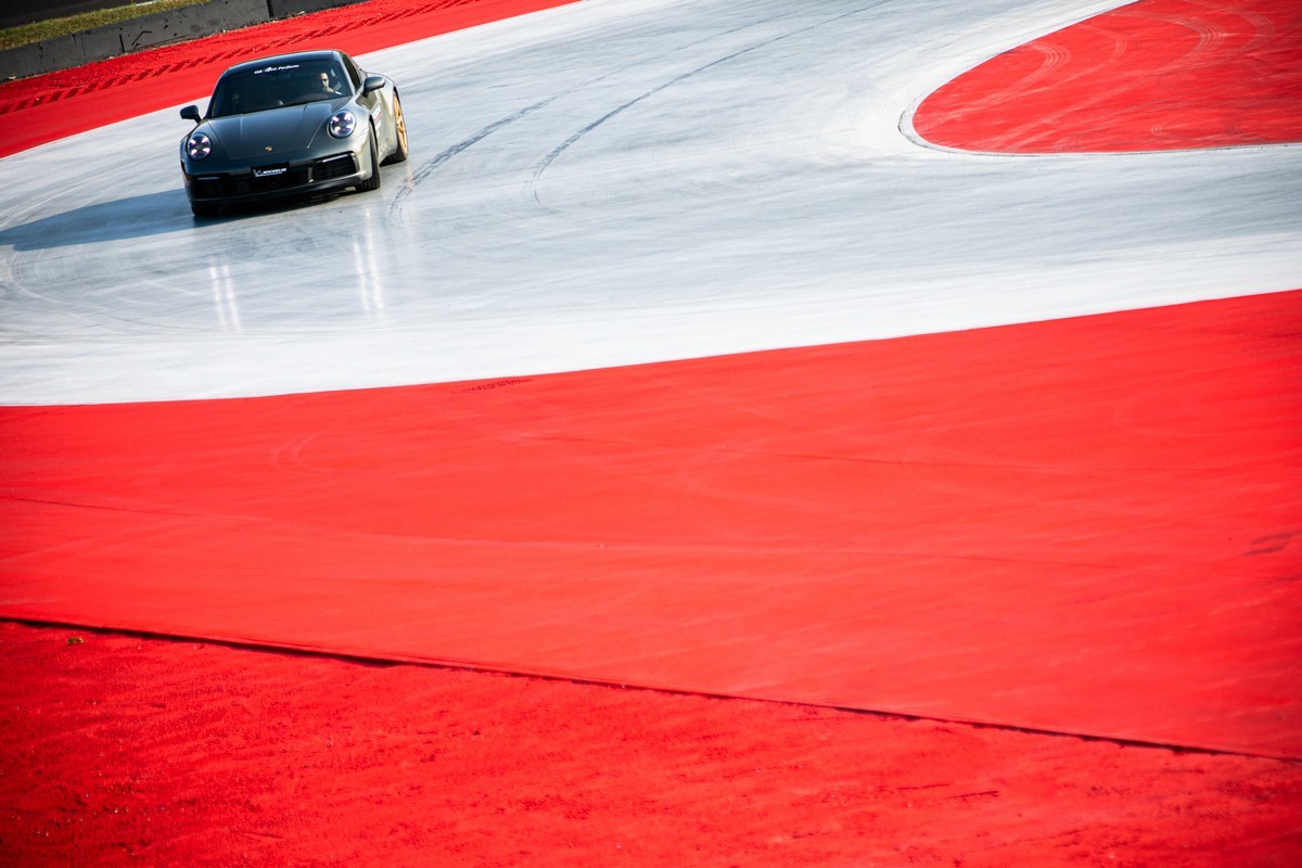 Porsche: apre l’Experience Center Franciacorta