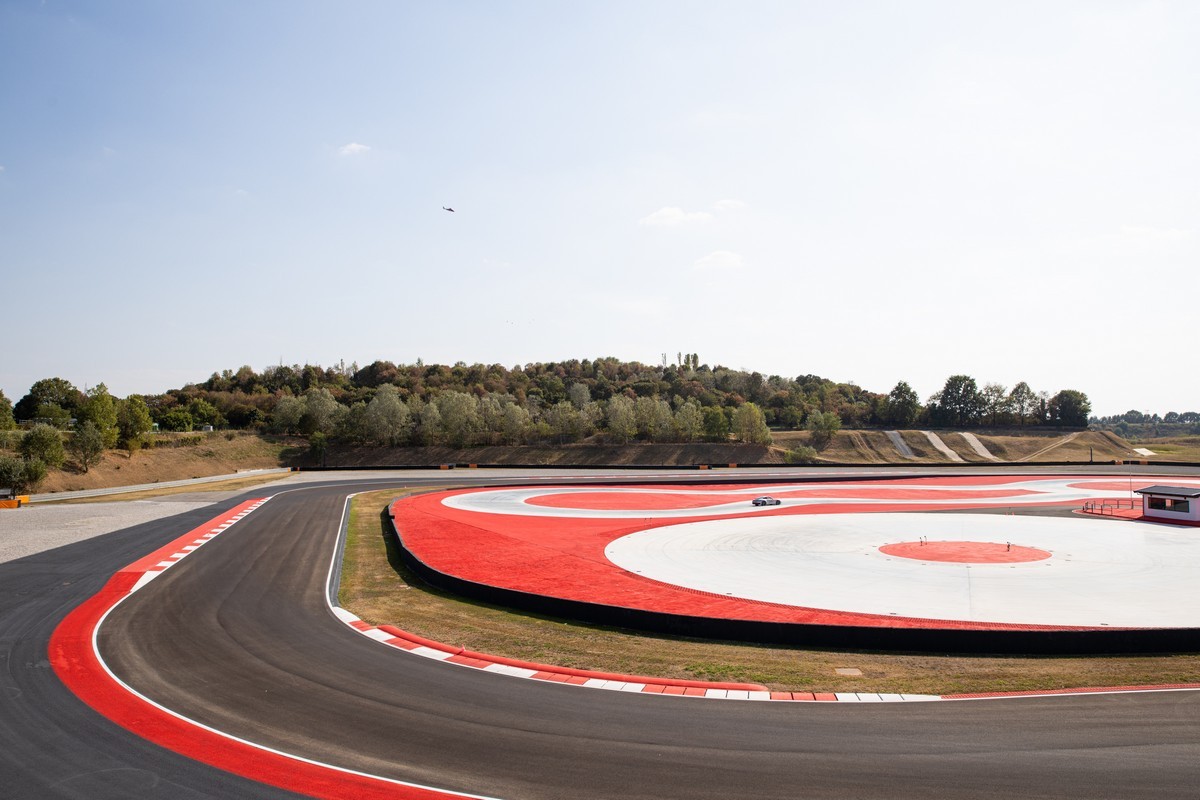 Porsche: apre l’Experience Center Franciacorta