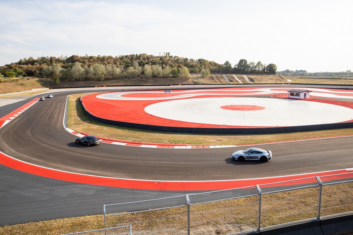 Porsche: apre l’Experience Center Franciacorta