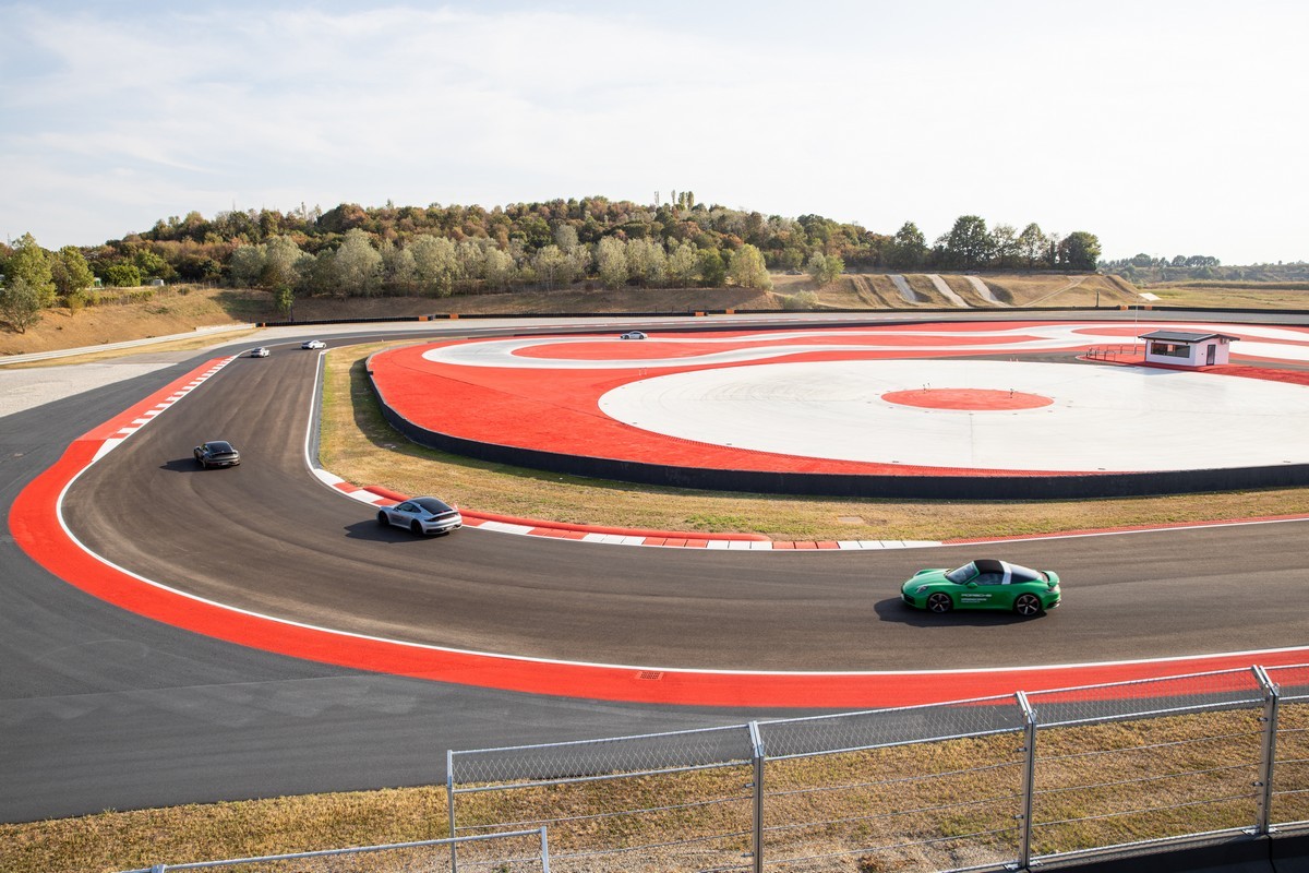 Porsche: apre l’Experience Center Franciacorta