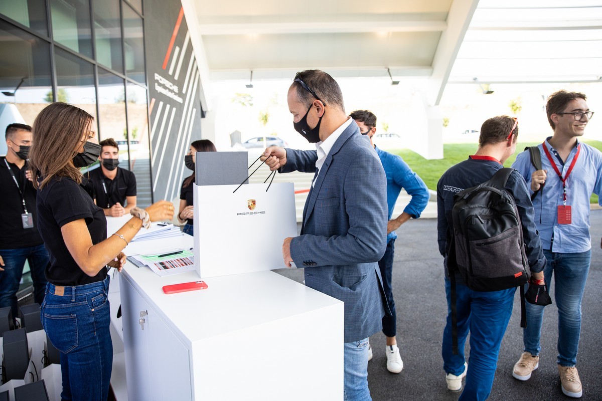 Porsche: apre l’Experience Center Franciacorta