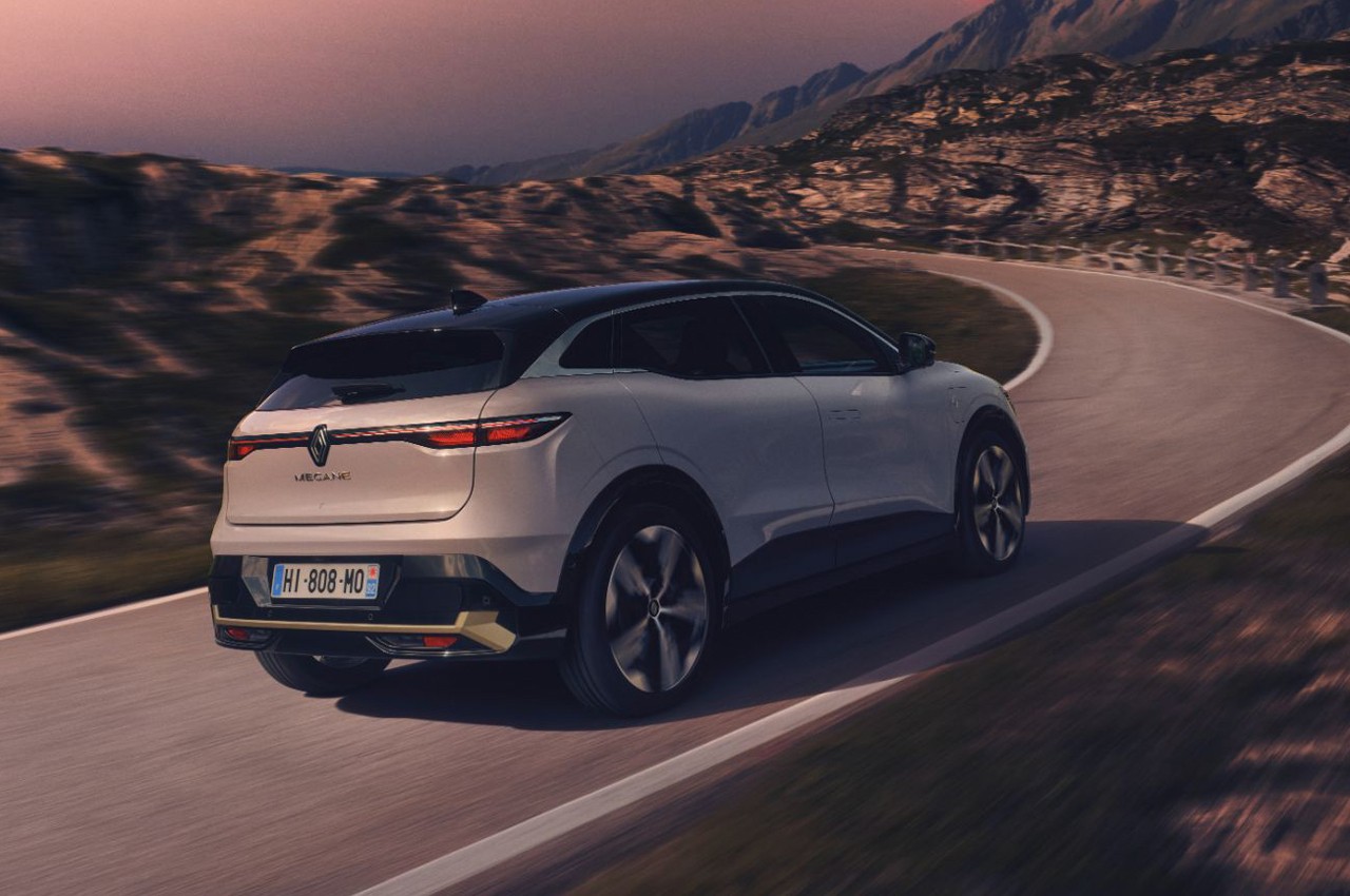 Renault Mégane E-Tech: immagini ufficiali