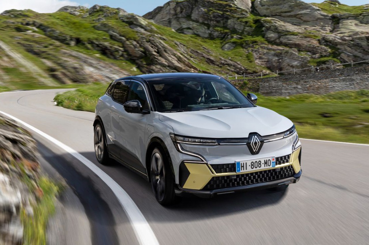 Renault Mégane E-Tech: immagini ufficiali