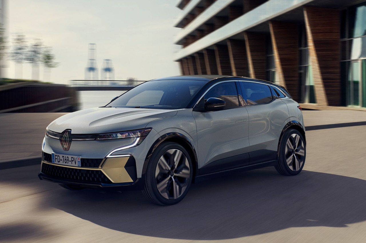 Renault Mégane E-Tech: immagini ufficiali