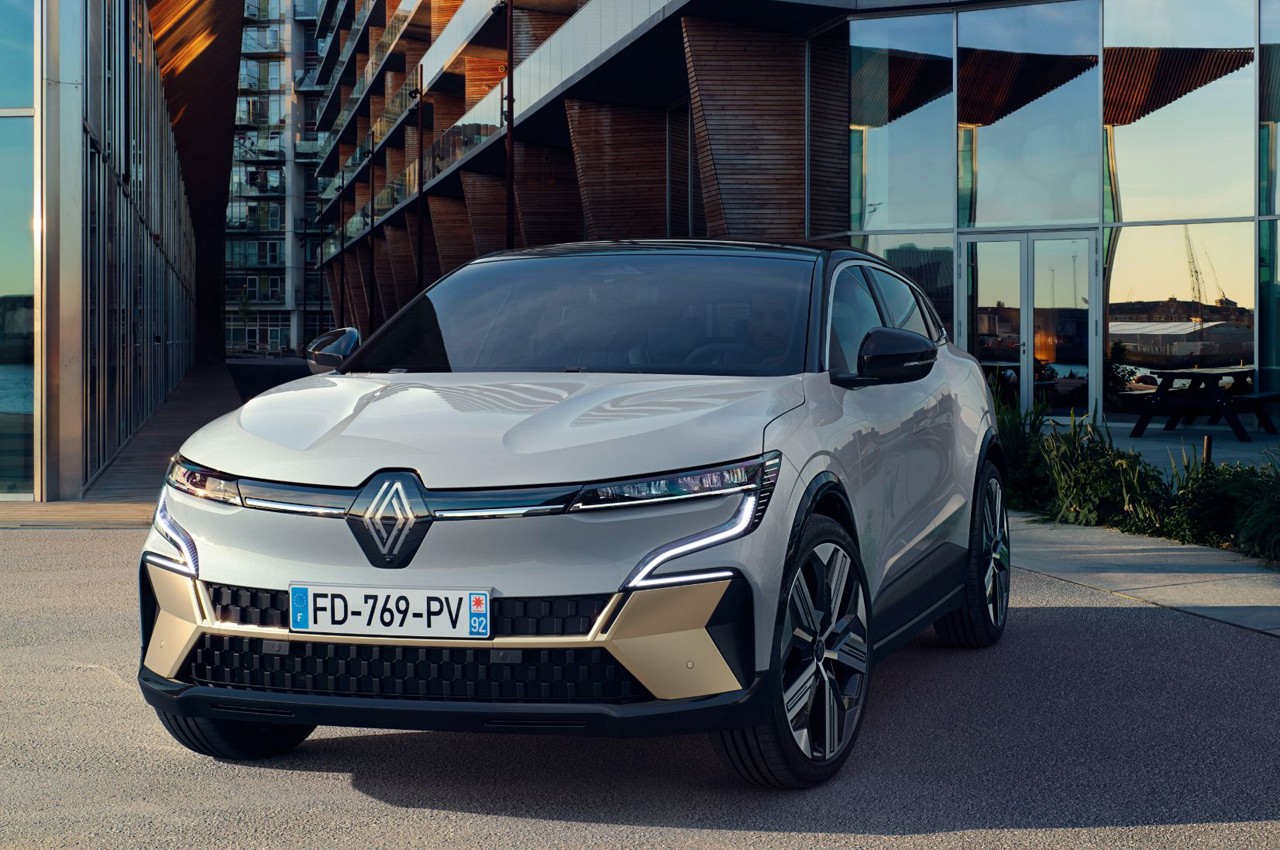 Renault Mégane E-Tech: immagini ufficiali