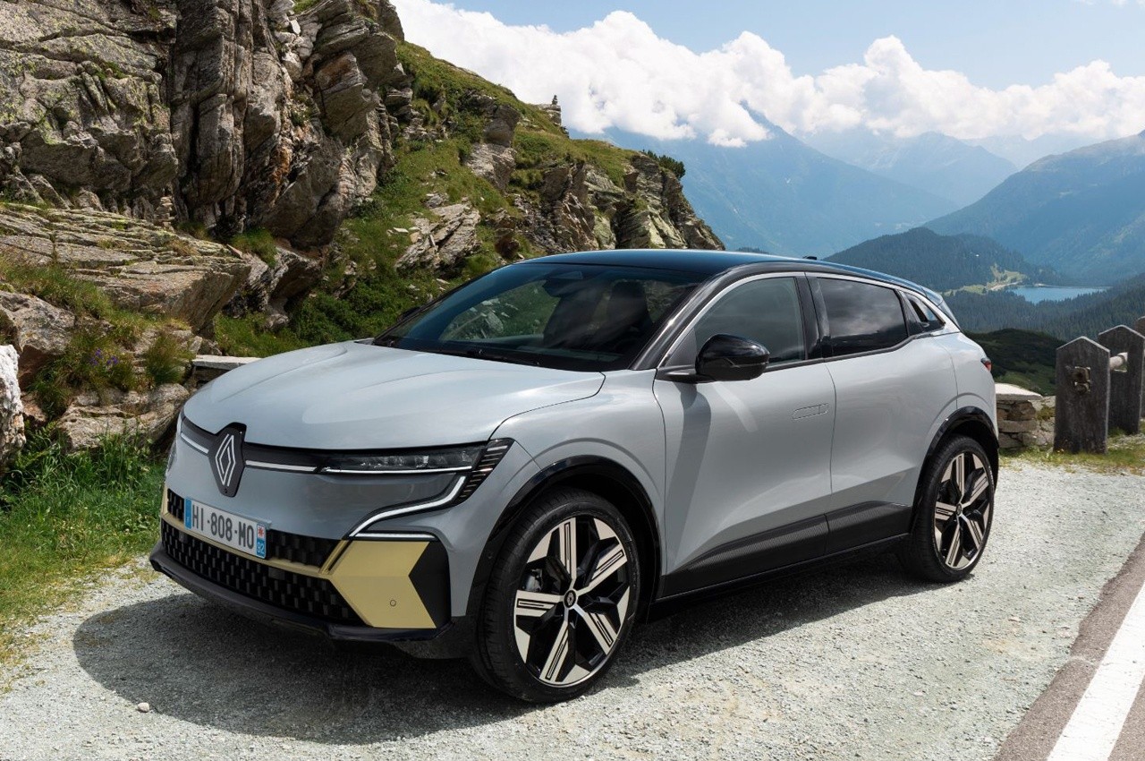 Renault Mégane E-Tech: immagini ufficiali