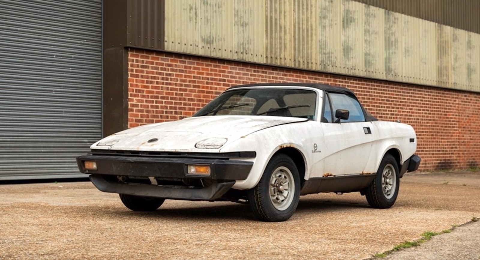 Triumph TR8 Cabrio: le immagini