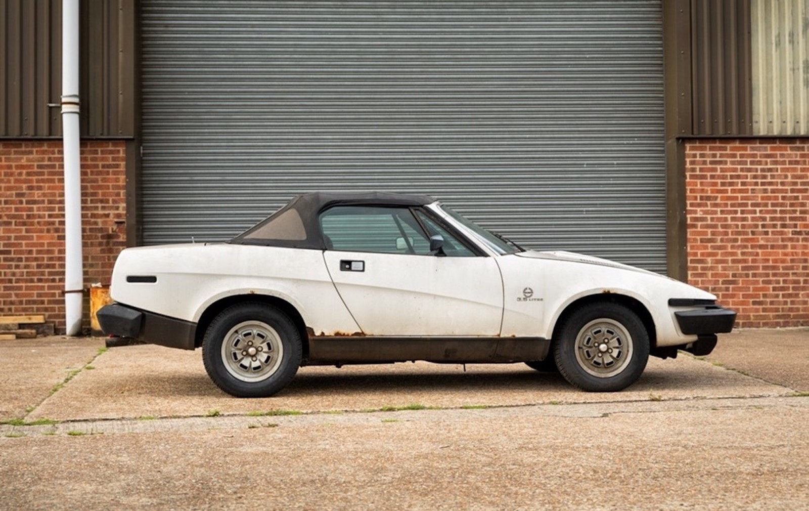 Triumph TR8 Cabrio: le immagini