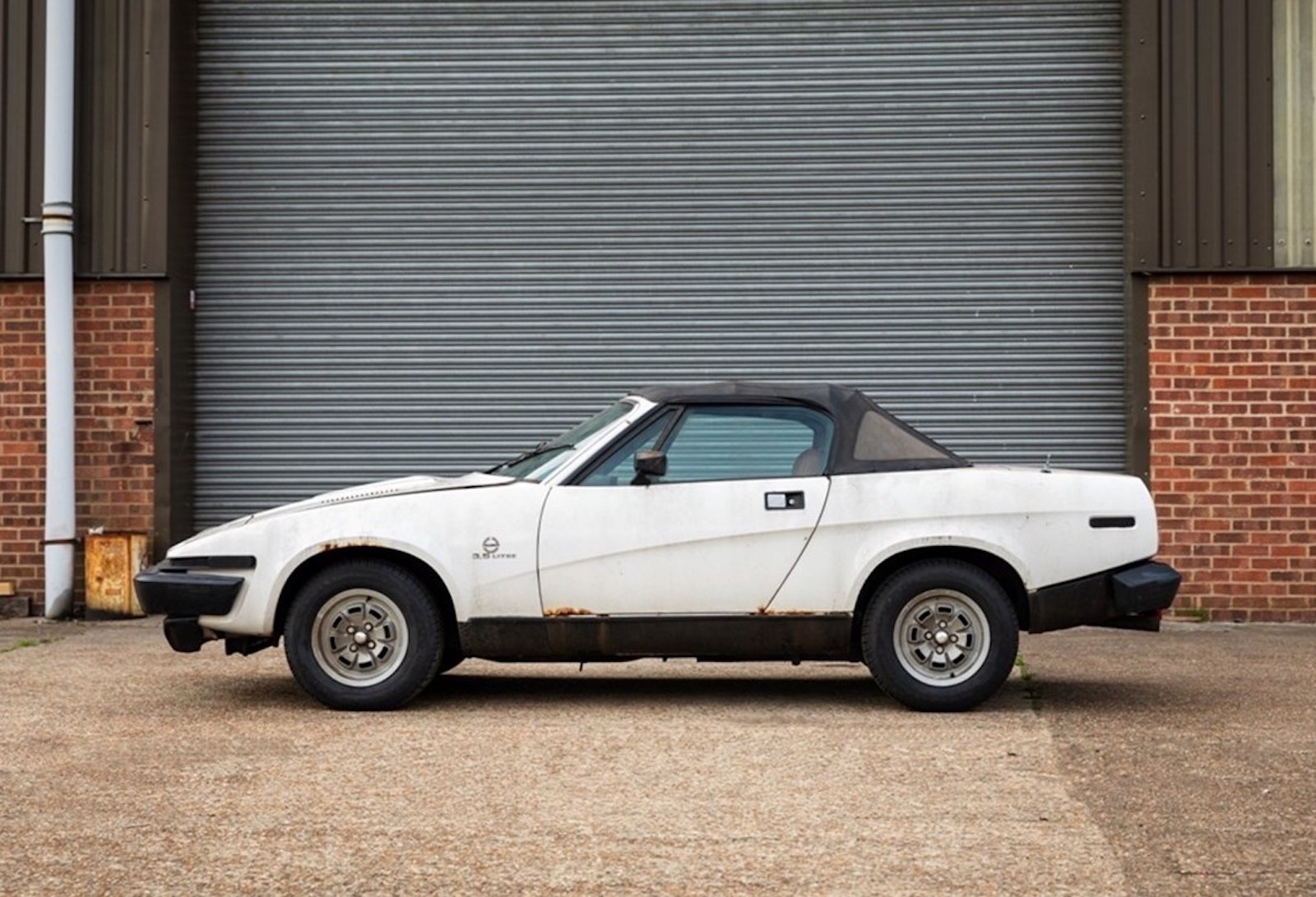 Triumph TR8 Cabrio: le immagini