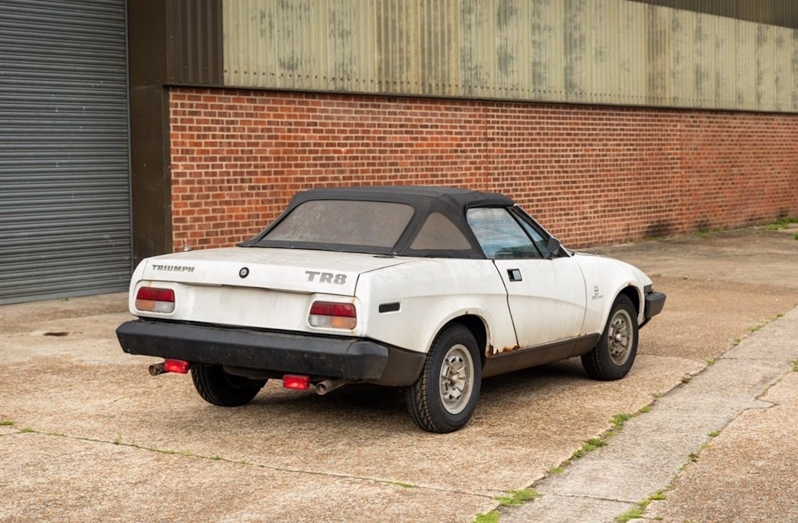 Triumph TR8 Cabrio: le immagini