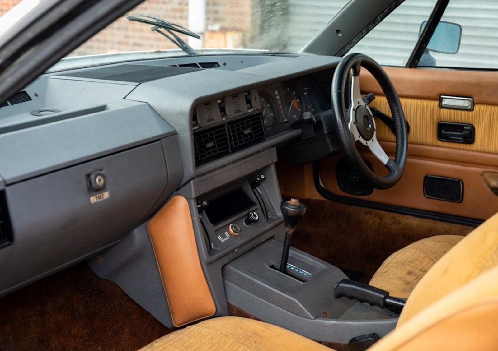 Triumph TR8 Cabrio: le immagini