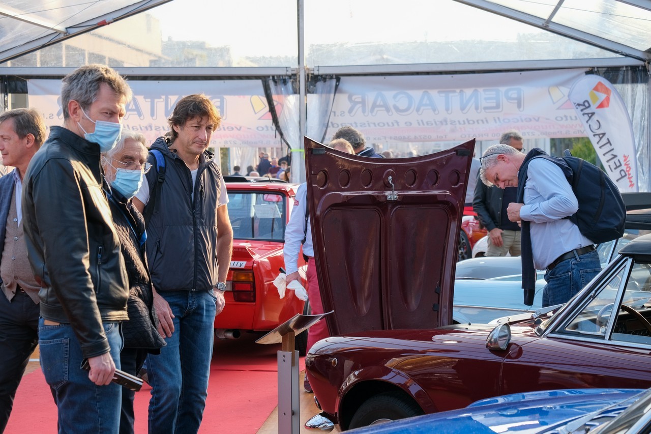 Auto e Moto d'Epoca 2021: immagini dall'evento