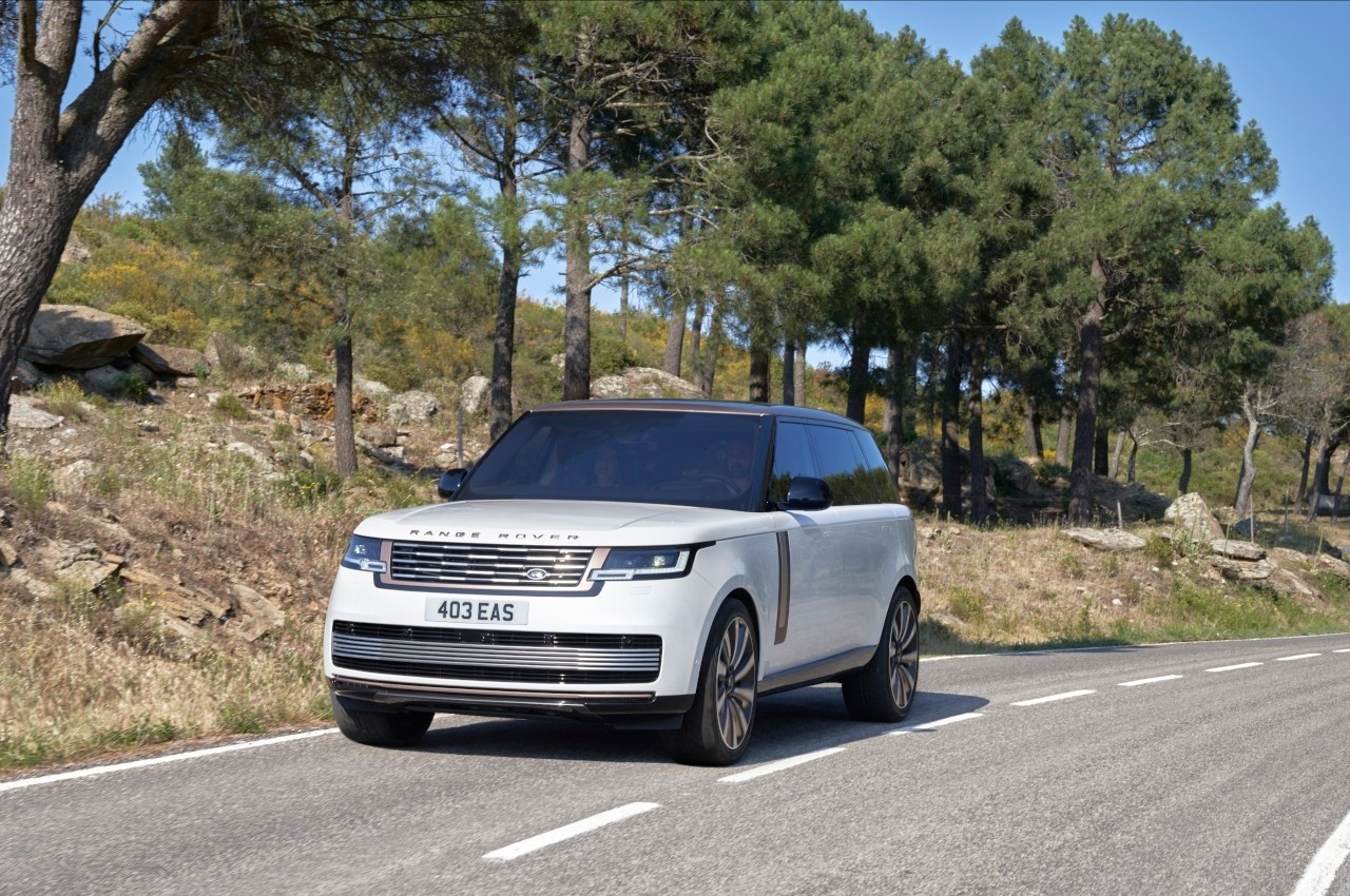 Range Rover 2022: immagini ufficiali