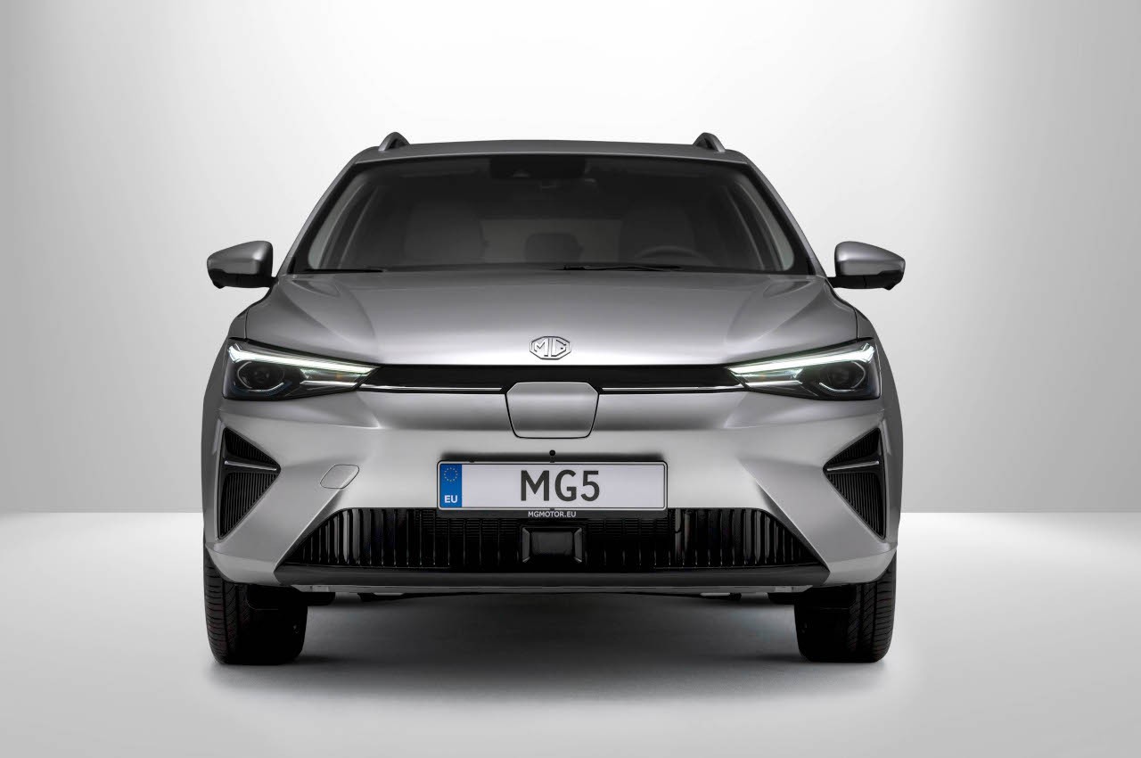 MG5 Electric 2022: immagini ufficiali